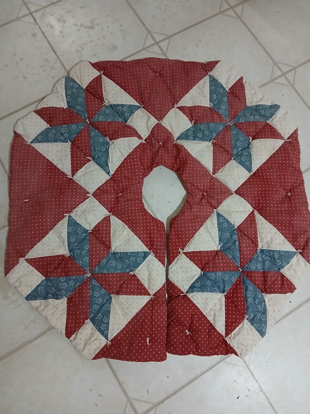 Vintage Hand Tied Patchwork Star Christmas Tree Skirt 34x35 Country Farmhouse